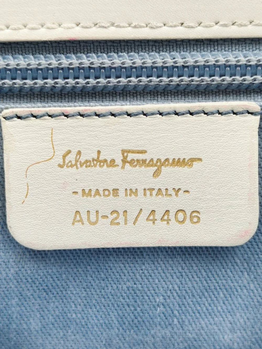 Salvatore Ferragamo Gancini White Leather Shoulder Bag Vintage Gold Hardware